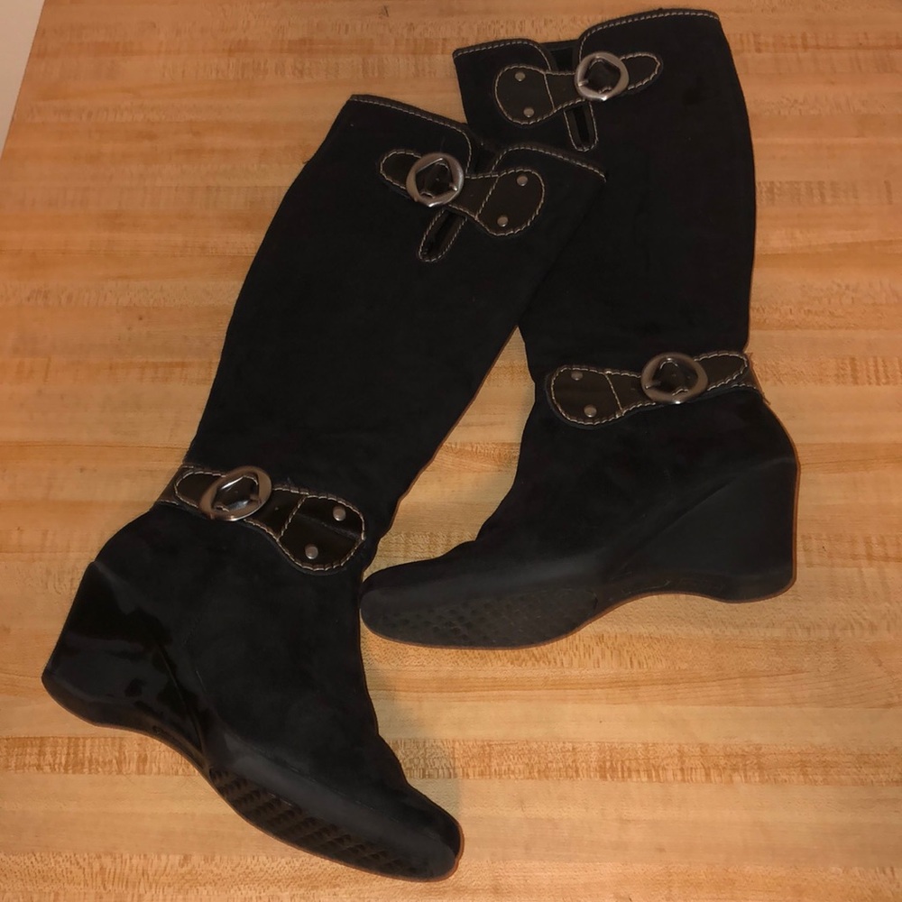 NWOT Aerosoles black suede boots